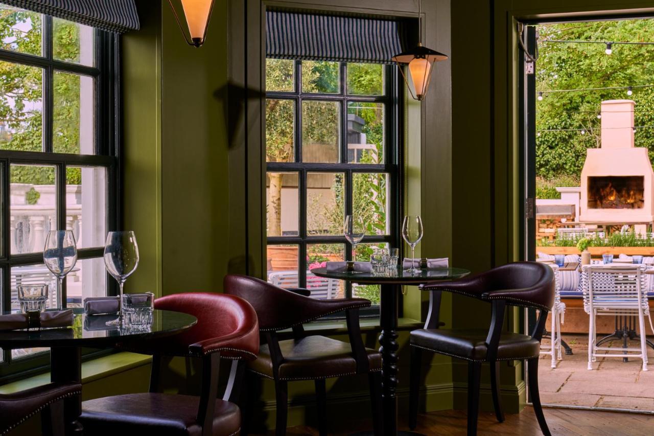 The Mitre, Hampton Court Hotel Kingston upon Thames  Kültér fotó The interior of the restaurant