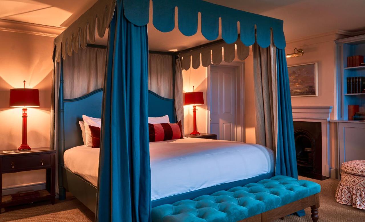 The Mitre, Hampton Court Hotel Kingston upon Thames  Kültér fotó