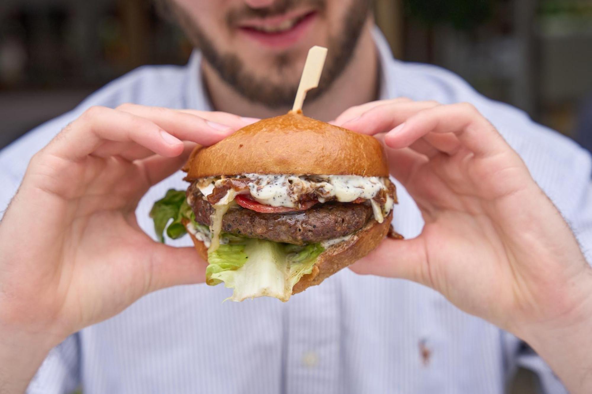 The Mitre, Hampton Court Hotel Kingston upon Thames  Kültér fotó A burger