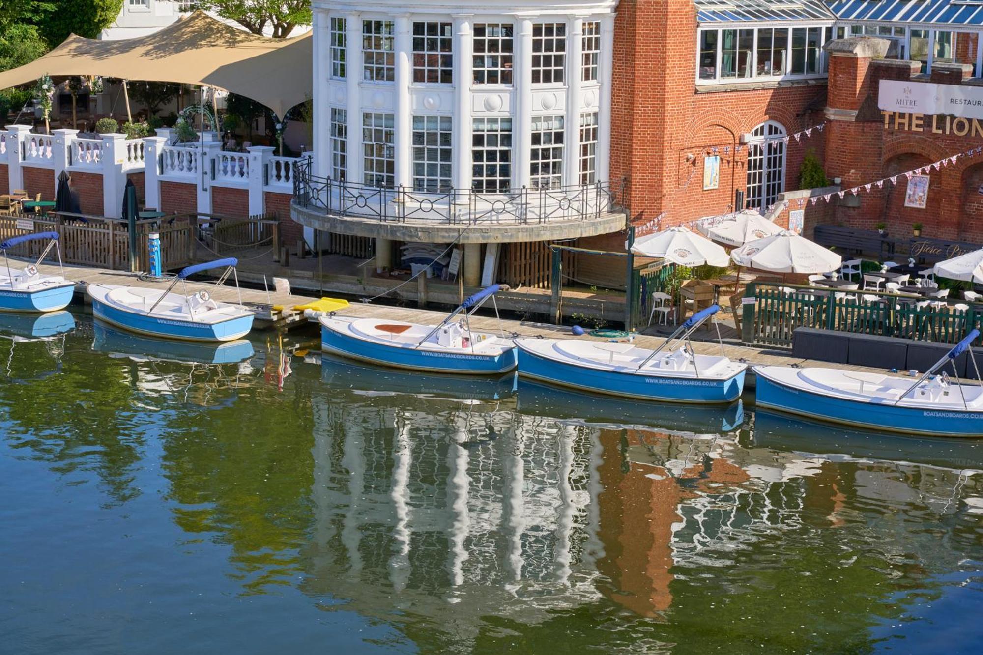 The Mitre, Hampton Court Hotel Kingston upon Thames  Kültér fotó The River Restaurant